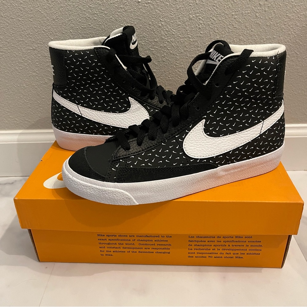 *RARE* Nike Blazer Mid 77s All Over Logo
